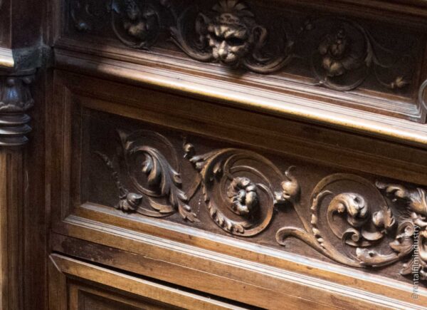 Cassettiera rinascimentale in legno - immagine 2