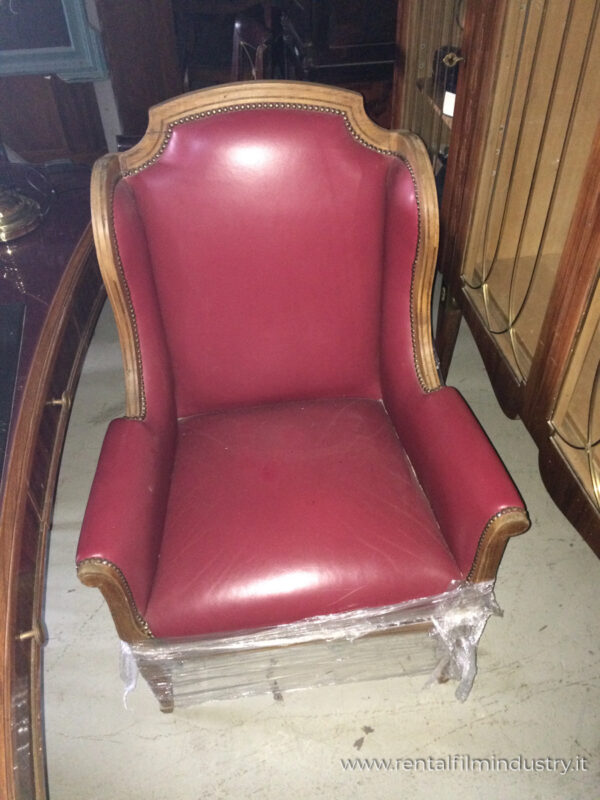 Poltrona Vintage Decò color porpora in pelle