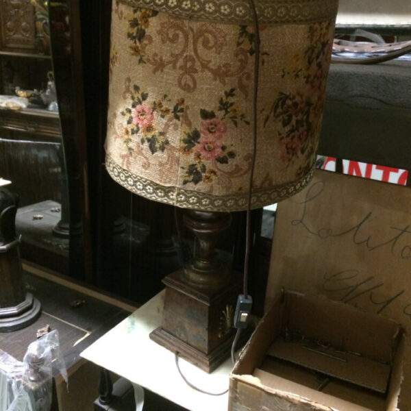 Lampada vintage con paralume in tessuto