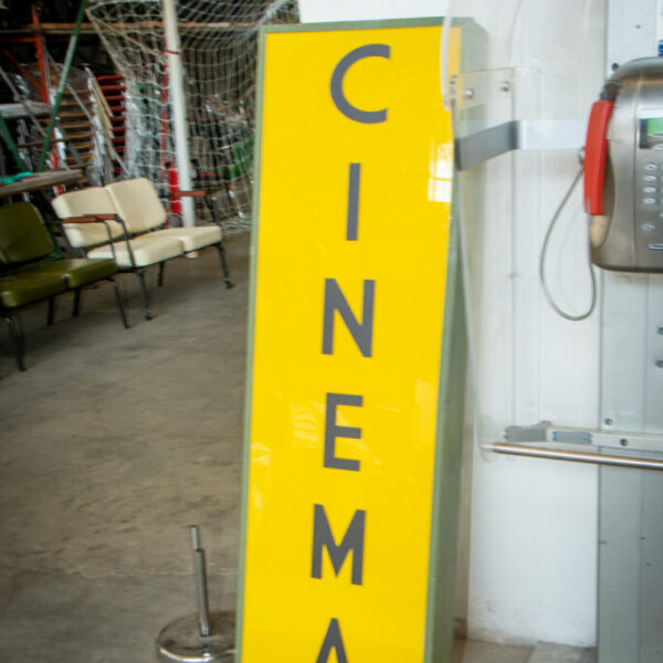 Insegna Cinema