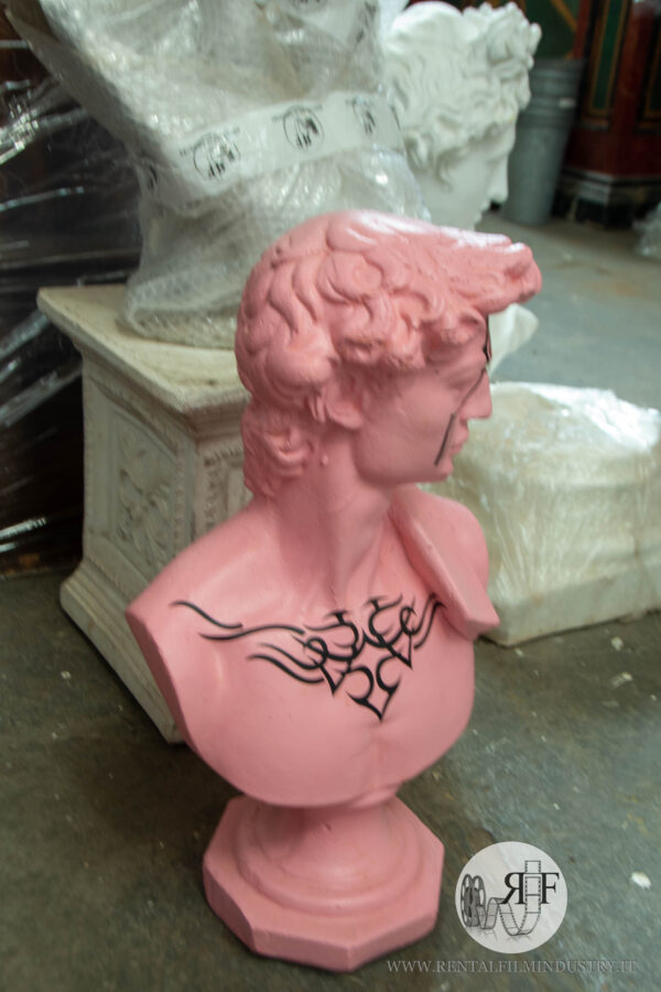 Statua