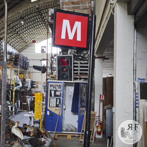 Insegna metro roma